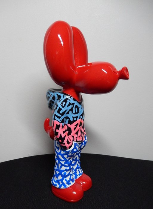 Enigme09 (1979) - Red Street Balloon Dog