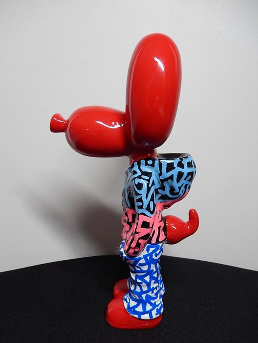 Enigme09 (1979) - Red Street Balloon Dog