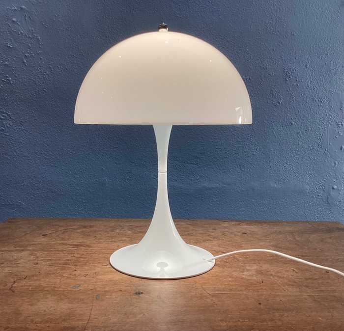 Louis Poulsen - Verner Panton - Bordlampe - Panthella Mini 250 - akryl