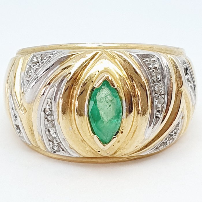 18 kraat Gulguld - Ring - 0.35 ct Smaragd - Diamanter