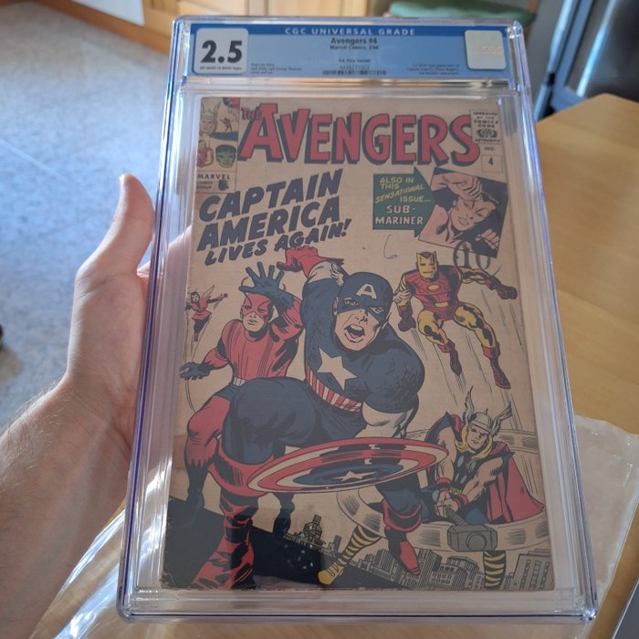 The Avengers #4 - 1st appearance of Captain America in the Silver Age - UK Price Variant - 1 Graded comic - 1964 - CGC 2.5