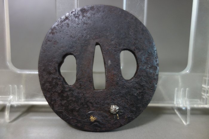 Tsuba tsuka hilt poeny sommerfugl - jern - Japan - Edo-perioden (1600-1868)