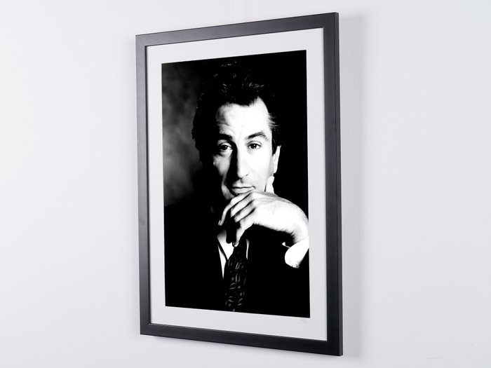 Robert De Niro - Fine Art Photography - Luxury Wooden Framed 70X50 cm - Limited Edition Nr 02 of 30 - Serial ID 20142 - Original Certificate (COA), Hologram Logo Editor and QR Code - 100% New items.