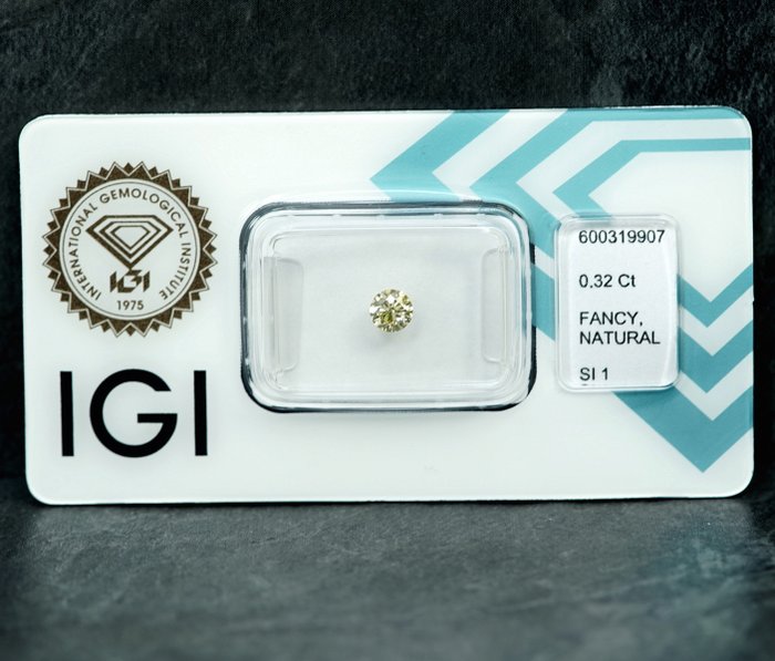 1 pcs Diamant  (Naturfarvet)  - 0.32 ct - Fancy light Grålig Gul - SI1 - International Gemological Institute (IGI)