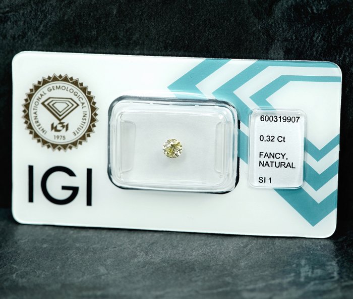 1 pcs Diamant  (Naturfarvet)  - 0.32 ct - Fancy light Grålig Gul - SI1 - International Gemological Institute (IGI)