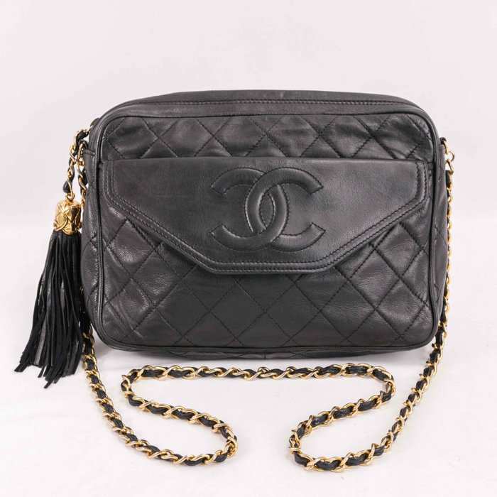 Chanel - CHANEL Vintage Lambskin Diamond Quilted 'Camera' Bag - Skuldertaske