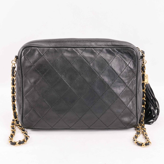 Chanel - CHANEL Vintage Lambskin Diamond Quilted 'Camera' Bag - Skuldertaske