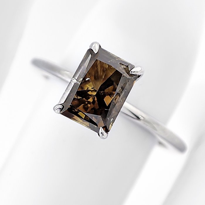 Ring - 14 karat Hvidguld -  1.28ct. tw. Grøn Diamant (Naturfarvet)