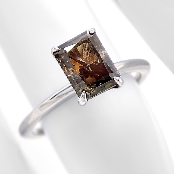 Ring - 14 karat Hvidguld -  1.28ct. tw. Grøn Diamant (Naturfarvet)