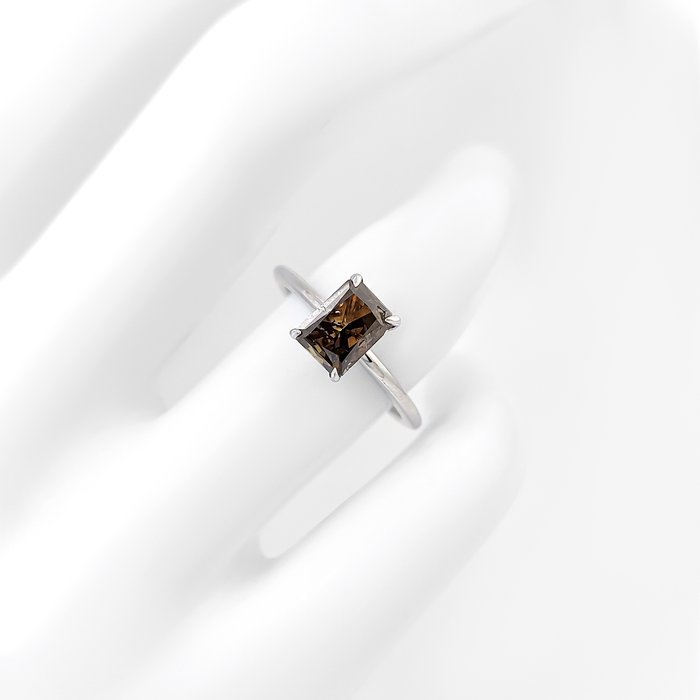 Ring - 14 karat Hvidguld -  1.28ct. tw. Grøn Diamant (Naturfarvet)