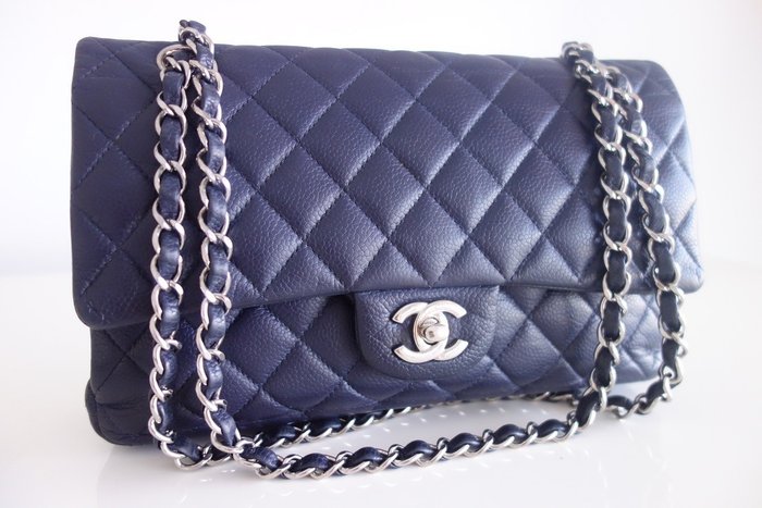 Chanel - Timeless Classic Flap Medium - Håndtaske