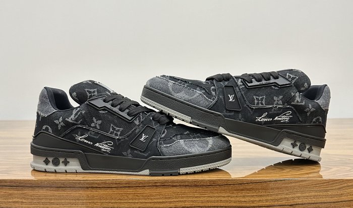 Louis Vuitton - Sneakers - Størelse: Shoes / EU 42, Shoes / EU 42.5, UK 7,5