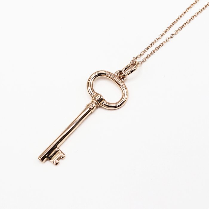 Tiffany  Co - Halskæde med vedhæng - Oval Key Necklace - 18 kraat Rosaguld