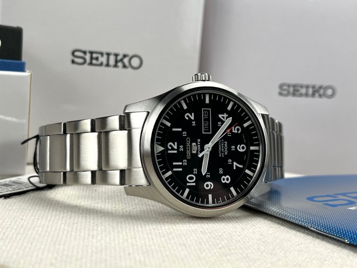 Seiko - 5 Sports Military - SNZG13K1- Day/Date - Ingen mindstepris - Mænd - 2011-nu