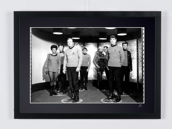 Star Trek - Classic TV - Leonard Nimoy, George Takei, Walter Koenig, William Shatner, DeForest - Fine Art Photography - Luxury Wooden Framed 70X50 cm - Limited Edition Nr 01 of 30 - Serial ID 30388 - Original Certificate (COA), Hologram Logo Editor and QR Code - 100% New items.