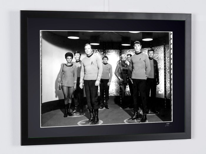 Star Trek - Classic TV - Leonard Nimoy, George Takei, Walter Koenig, William Shatner, DeForest - Fine Art Photography - Luxury Wooden Framed 70X50 cm - Limited Edition Nr 01 of 30 - Serial ID 30388 - Original Certificate (COA), Hologram Logo Editor and QR Code - 100% New items.