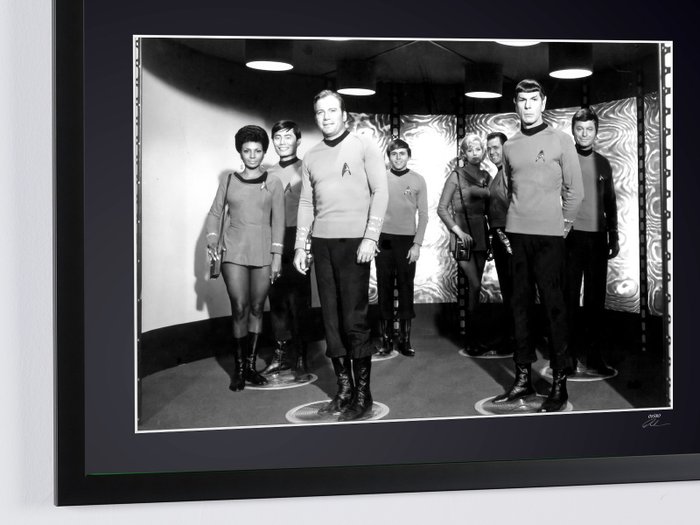 Star Trek - Classic TV - Leonard Nimoy, George Takei, Walter Koenig, William Shatner, DeForest - Fine Art Photography - Luxury Wooden Framed 70X50 cm - Limited Edition Nr 01 of 30 - Serial ID 30388 - Original Certificate (COA), Hologram Logo Editor and QR Code - 100% New items.