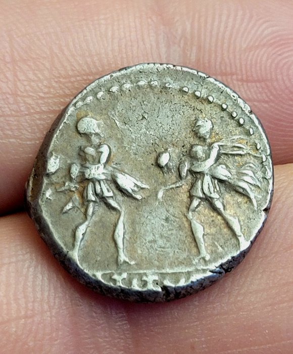 Romerska republiken. L. Titurius L.f. Sabinus, 89 f.Kr.. Denarius