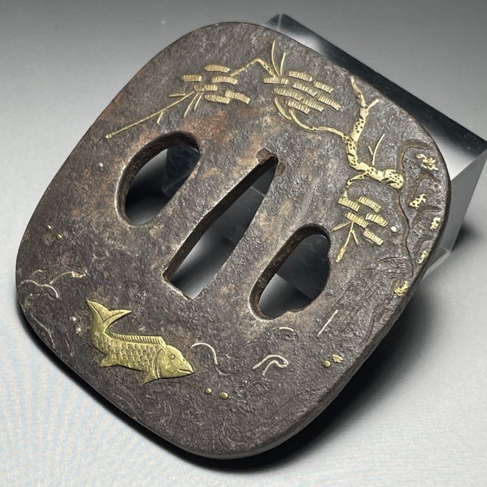 Katana - Karpe TSUBA Messing indlæg, Edo periode, Jern bagside, 70x65x5,7mm 145g - Japan - Edo-perioden (1600-1868)  (Ingen mindstepris)