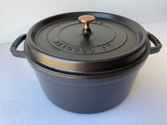 La Cocotte Staub 28 - Gryde - Emaljeret støbejern god til 6,7 L __ Top kvalitet, Ny stand!