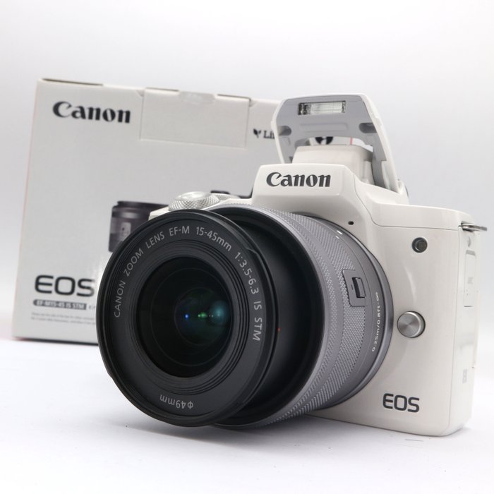 Canon EOS M50 wit + EF-M 15-45mm F/3.5-6.3 IS STM met nog maar 8000 clicks! #MIRRORLESS Digitalt refleks kamera (DSLR)