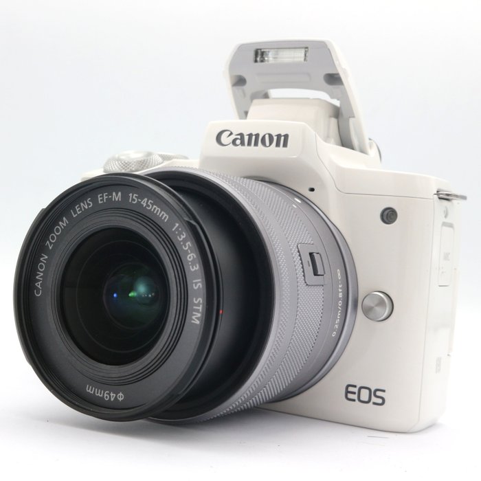 Canon EOS M50 wit + EF-M 15-45mm F/3.5-6.3 IS STM met nog maar 8000 clicks! #MIRRORLESS Digitalt refleks kamera (DSLR)