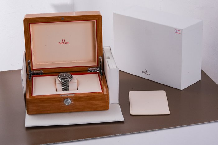 Omega - Speedmaster Professional Moonwatch - 310.30.42.50.01.002 - Mænd - 2011-nu