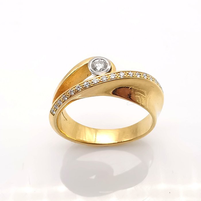 Ring - 18 kraat Gulguld -  0.28ct. tw. Diamant (Natur)