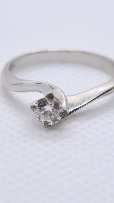 Ring - 18 kraat Hvidguld -  0.30ct. tw. Diamant (Natur)