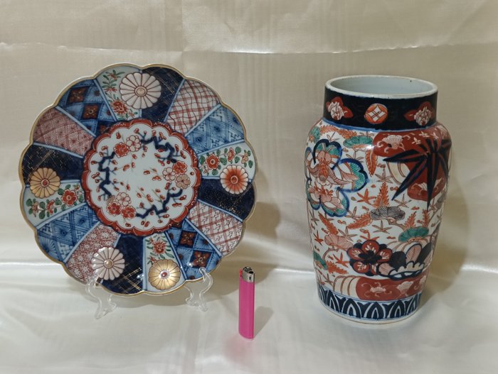 Vase - Porcelæn tallerken - Japan - Meiji-perioden (1868-1912) - Imari XIX  (Ingen mindstepris)