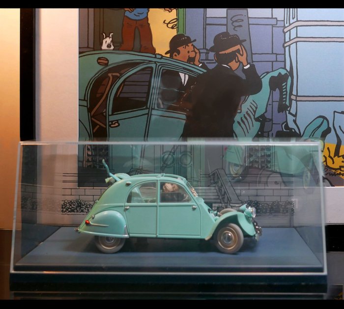 Tintin - 2 - Album : ‘’Les Bijoux de la Castafiore’’ - La 2 CV accidentée des Dupondt   (MINT) -