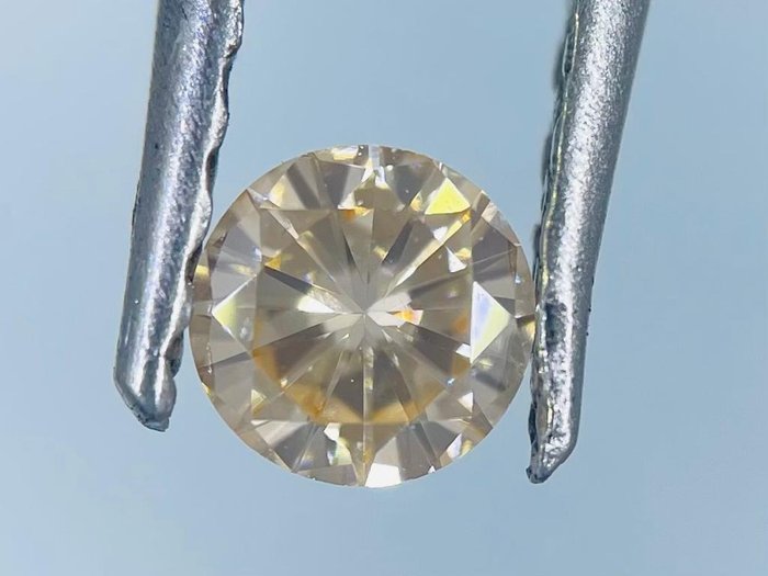 1 pcs Diamant  (Naturfarvet)  - 0.22 ct - Rund - Fancy light Orange nuance Gul - Ikke specificeret i laboratorierapporten - Gemological Institute of America (GIA)