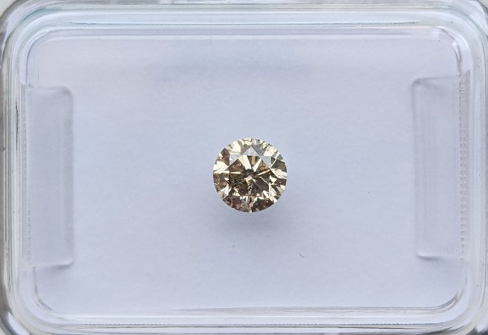 Ingen mindstepris - 1 pcs Diamant  (Naturfarvet)  - 0.29 ct - Rund - Light Brun - I1 - International Gemological Institute (IGI)