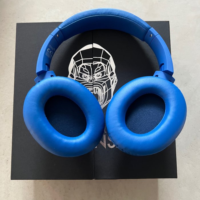 Richard Orlinski (1966) - Headphones King Kong - Blue Metallic (incl box and COA)