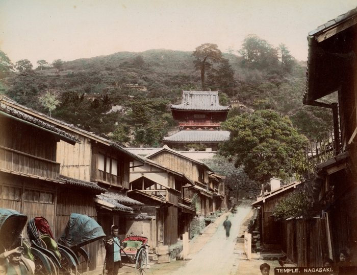 Kusakabe Kimbei, Farsari et divers Yokohama School - "Temple, Nagasaki"