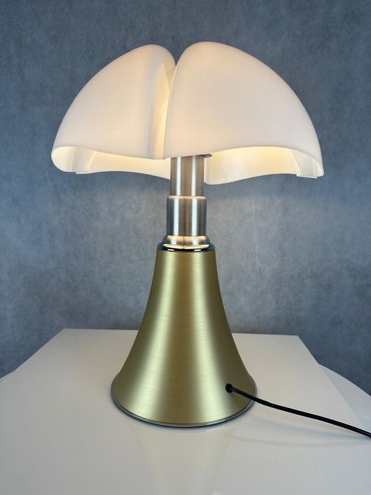 Martinelli Luce - - Gae Aulenti - Pipistrello 620 - Bordlampe - Aluminium Stål