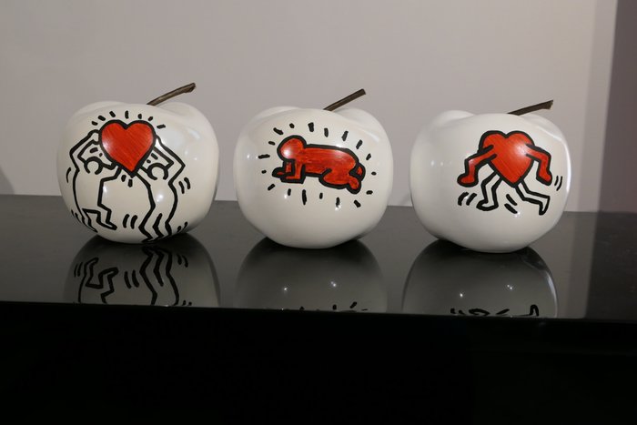 Rich'ART - Lot de 3 pommes en hommage à Keith Haring - L Size - 12,5 cm de diamètre - Peintes à l'acrylique