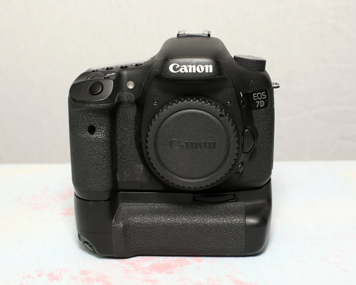 Canon EOS 7D body met Canon BG-E7 batterijgrip - Digitalt refleks kamera (DSLR)