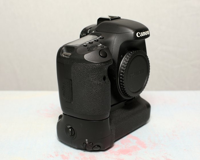 Canon EOS 7D body met Canon BG-E7 batterijgrip - Digitalt refleks kamera (DSLR)