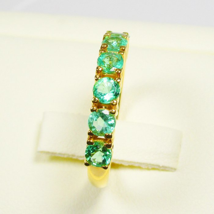 Ring - 14 karat Gulguld -  1.80ct. tw. Smaragd - Vidunderlig Emeralds Ring