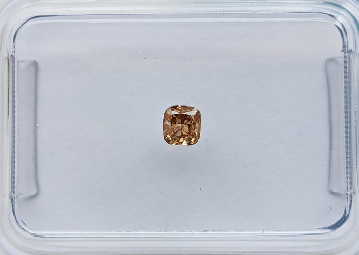 Ingen mindstepris - 1 pcs Diamant  (Naturfarvet)  - 0.12 ct - Pude - Fancy intense Brun Orange - I1 - International Gemological Institute (IGI)