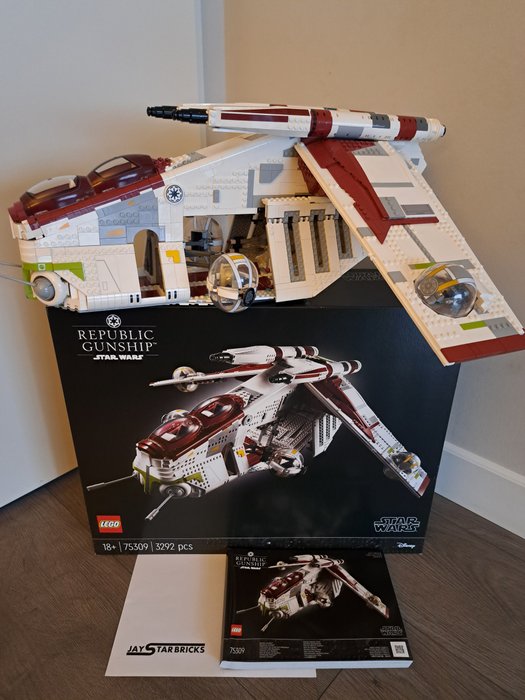 Lego - Star Wars - 75309 - UCS Republic Gunship - 2000-2010