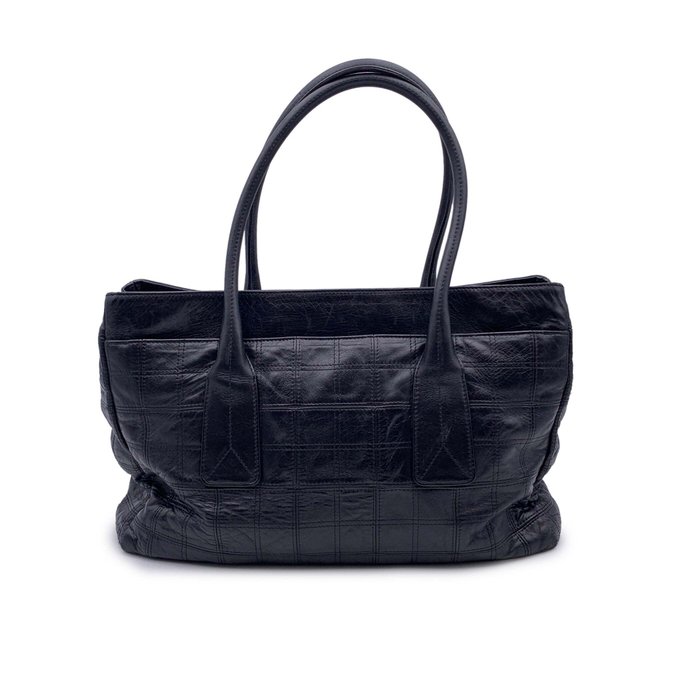 Chanel - Black Leather Square Stitched Lax Shopping - Shoppingtaske