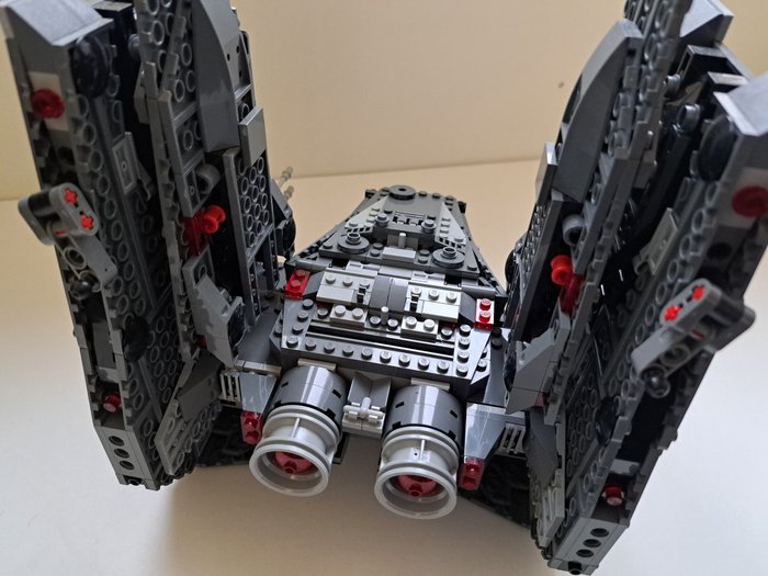 Lego - Star Wars - 75104 - Kylo Ren's Command Shuttle - 2000-2010