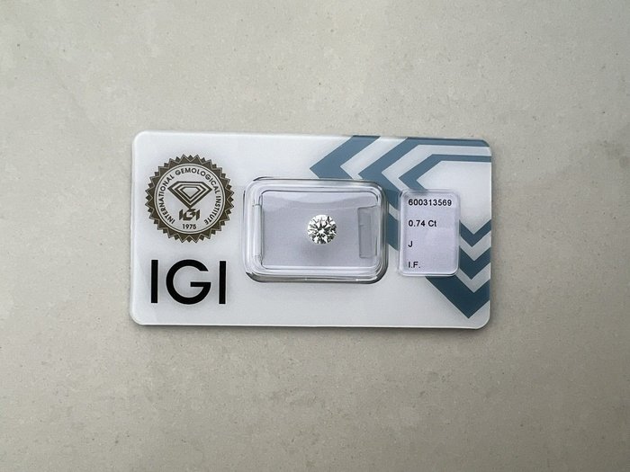 1 pcs Diamant  (Natur)  - 0.74 ct - Rund - J - IF - International Gemological Institute (IGI)