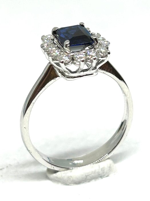 Ingen mindstepris - Ring - 18 kraat Hvidguld -  1.82ct. tw. Safir - Diamant