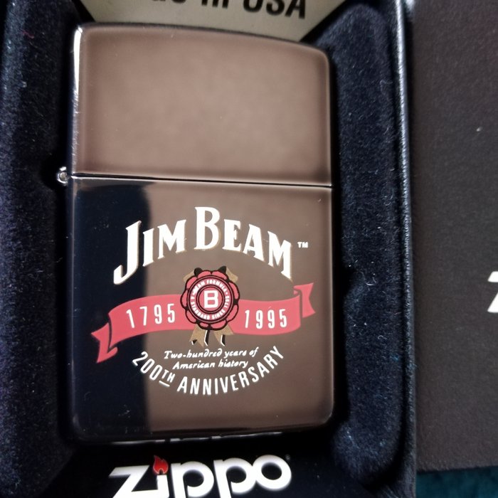 Black Ice Zippo - Jim Beam 200th Anniversary - black ice und Flachmann Brandy - 200th Anniversary Collectible Of - Lommelighter - Black Ice højpoleret - samleobjekt af året - nyt -  (2)