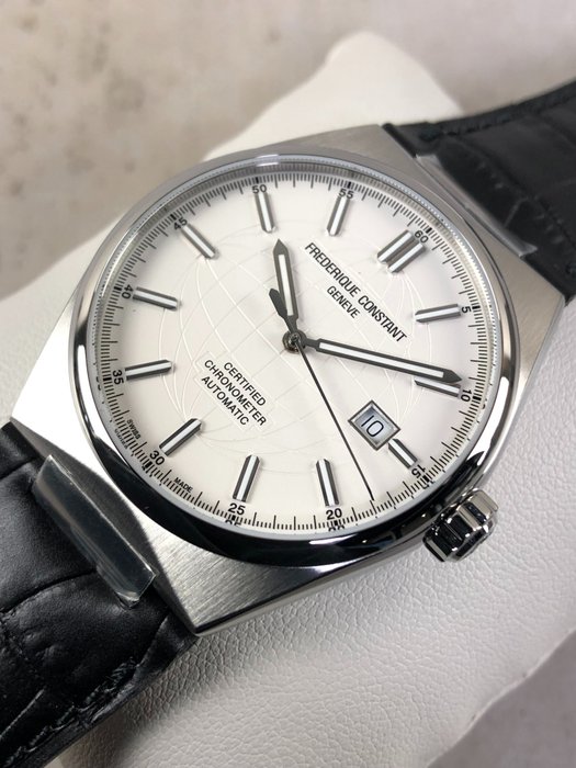 Frédérique Constant - Highlife Automatic COSC - FC-303S4NH6 - Mænd - 2011-nu