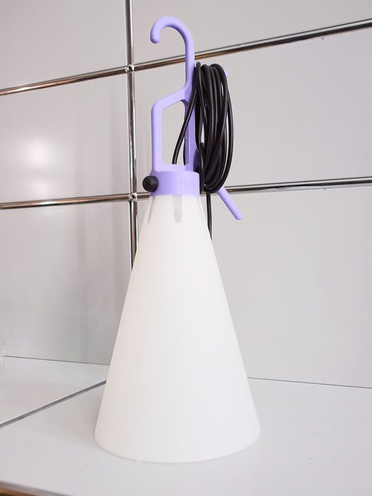 Flos - Konstantin Grcic - Bordlampe - Mayday - Lilac (udgået) - Polypropylen