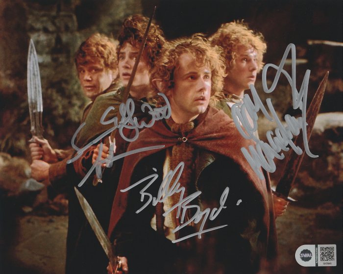 Lord of the Rings - Signed by Elijah Wood (Frodo), Sean Astin (Sam), Billy Boyd (Pippin) and Dominic Monaghan (Merry)